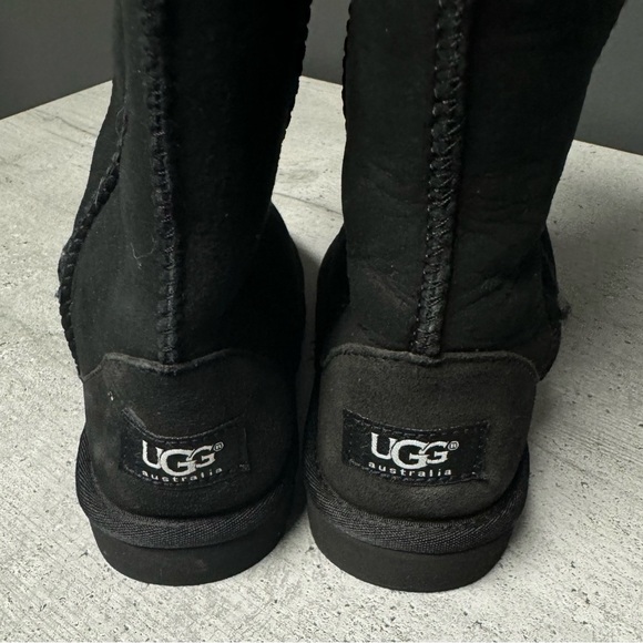 New UGG Youth 3 Black Classic Tall ll Boots 5229 Genuine Leather Sheepskin -$160 - Picture 5 of 10